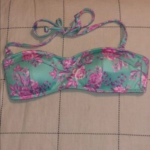 NWT: Floral Bikini Top